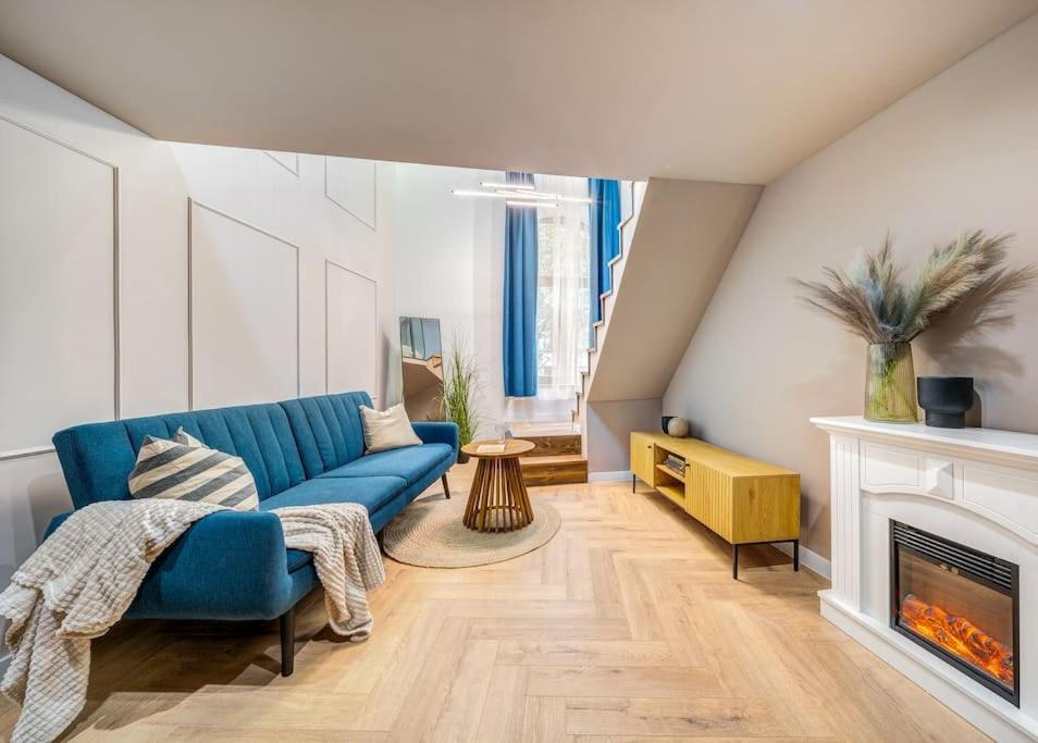 Modern Oasis In Roekk Street By Newave Budapesta