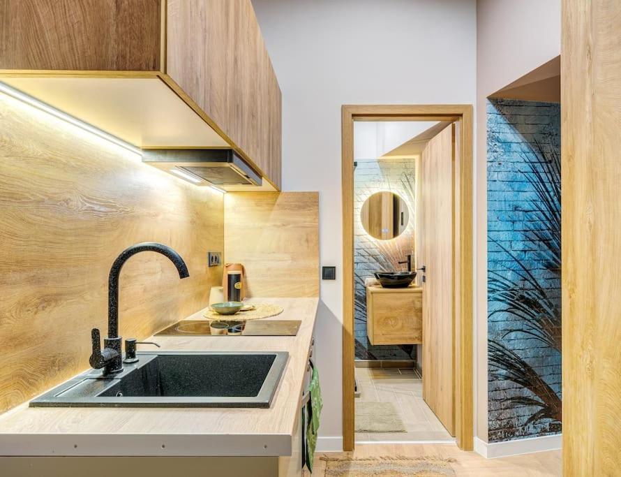Modern Oasis In Roekk Street By Newave Apartament *