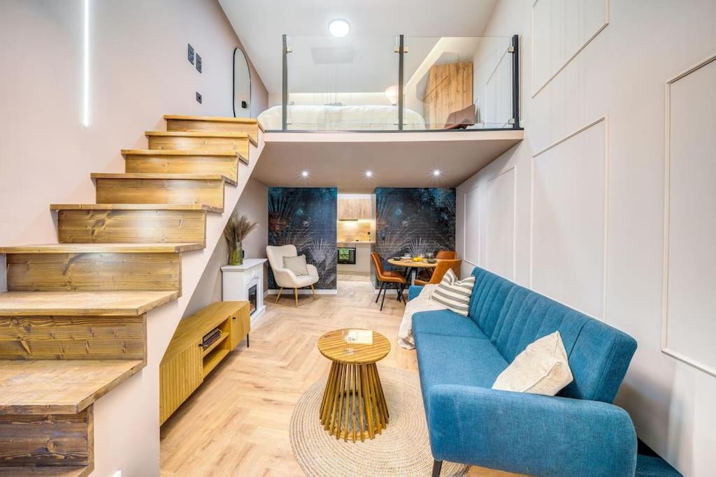 Modern Oasis In Roekk Street By Newave * Budapesta